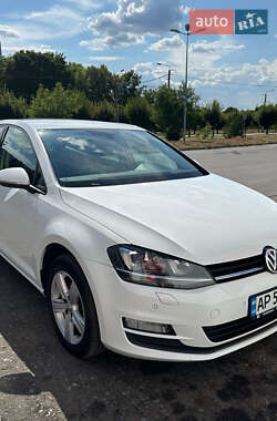 Хэтчбек Volkswagen Golf 2014 в Киеве