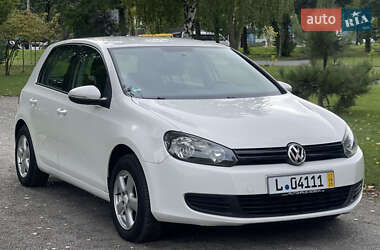 Хэтчбек Volkswagen Golf 2009 в 