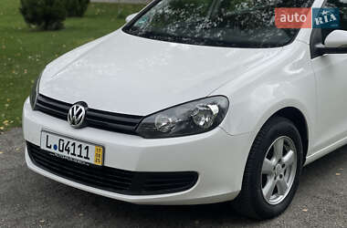 Хэтчбек Volkswagen Golf 2009 в 