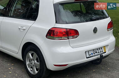 Хэтчбек Volkswagen Golf 2009 в 