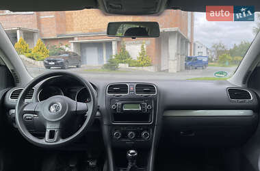 Хэтчбек Volkswagen Golf 2009 в 