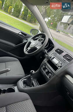 Хэтчбек Volkswagen Golf 2009 в 