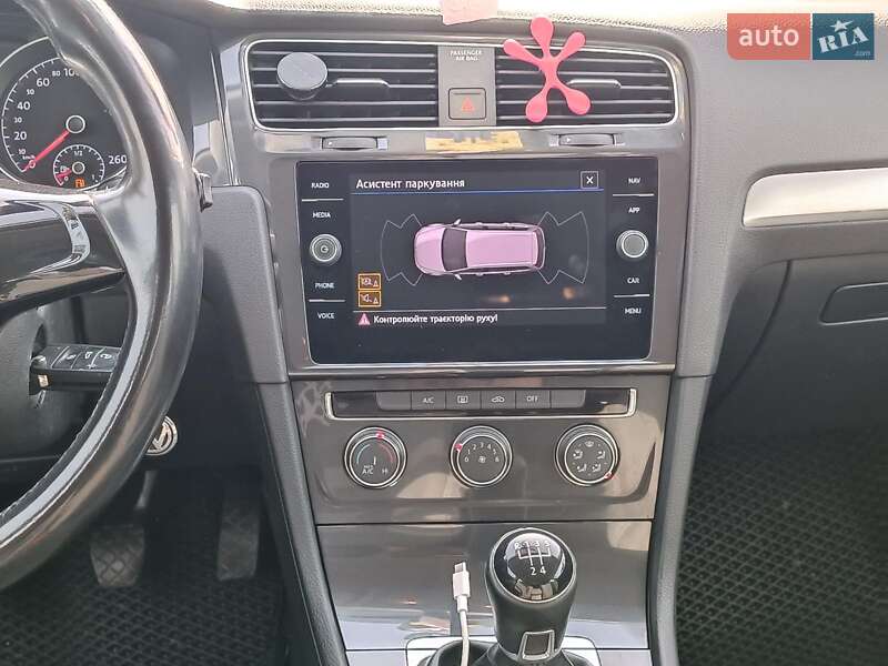 Універсал Volkswagen Golf 2019 в Харкові