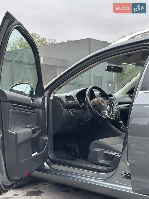 Універсал Volkswagen Golf 2010 в Бучачі