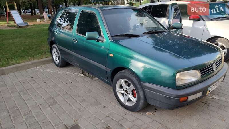 Хэтчбек Volkswagen Golf 1997 в Старичах