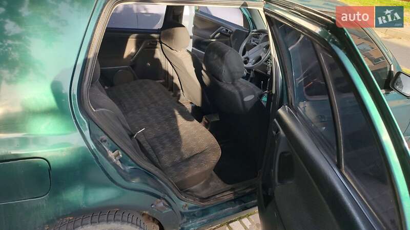 Хэтчбек Volkswagen Golf 1997 в Старичах