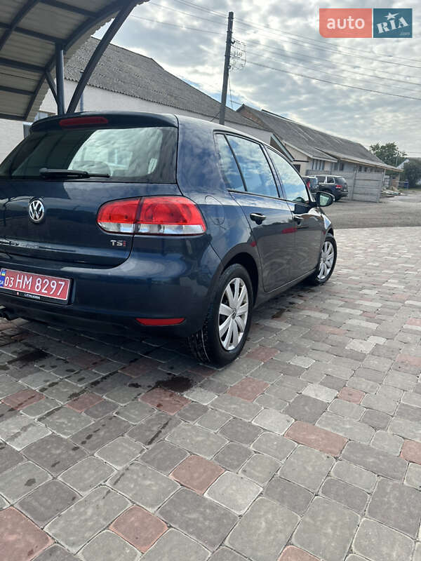 Хэтчбек Volkswagen Golf 2009 в Великой Багачке