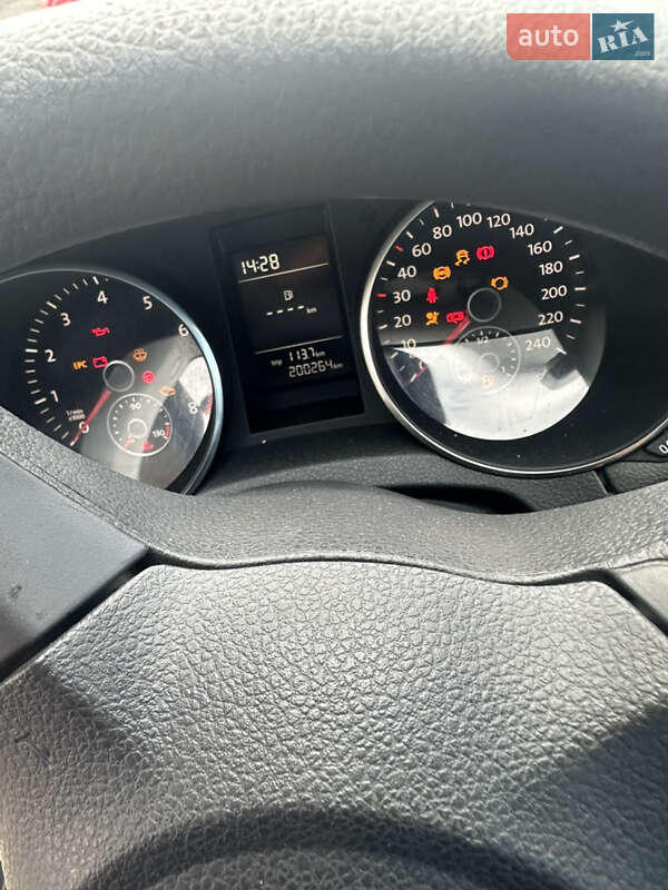 Хэтчбек Volkswagen Golf 2009 в Великой Багачке