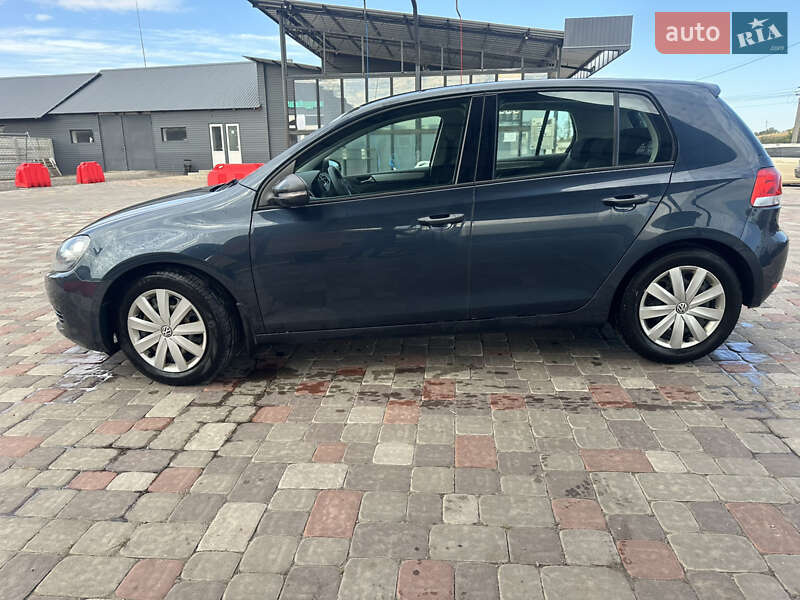 Хэтчбек Volkswagen Golf 2009 в Великой Багачке