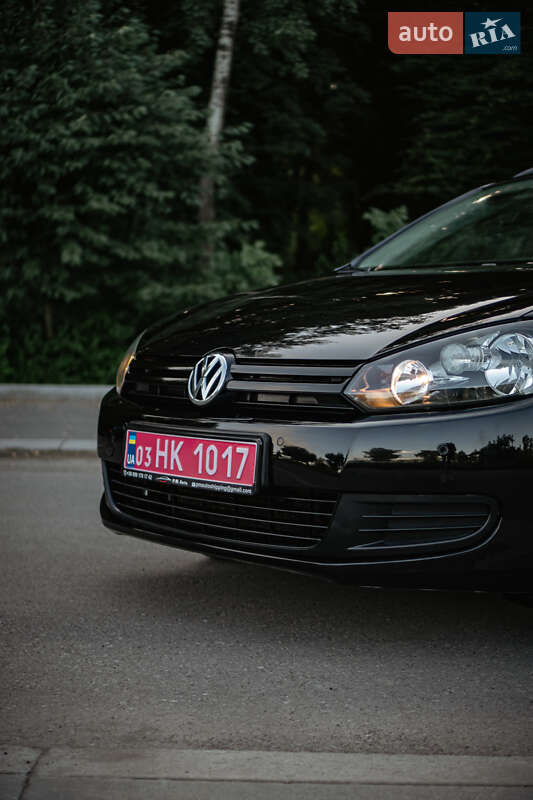 Універсал Volkswagen Golf 2011 в Бурштині