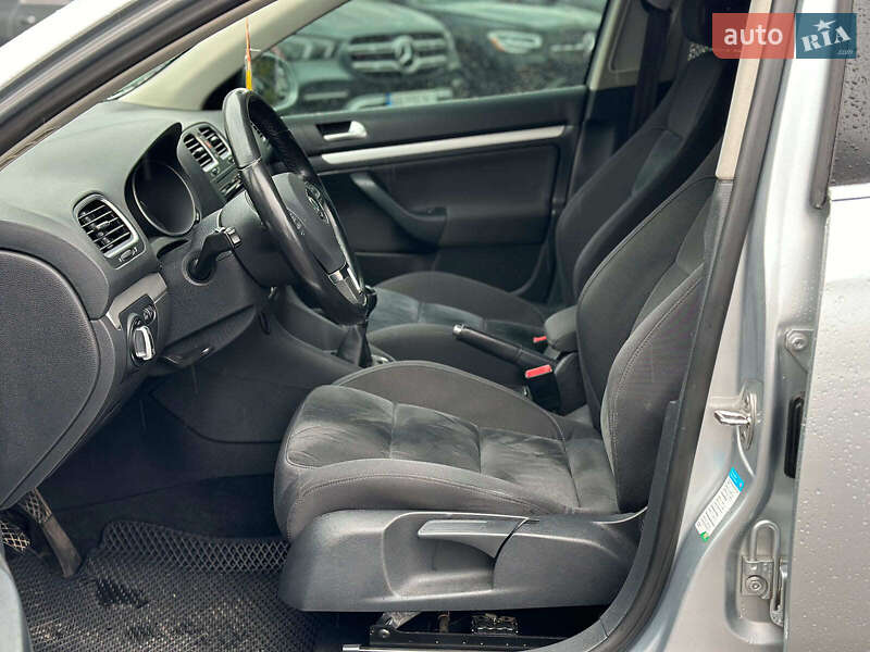 Універсал Volkswagen Golf 2010 в Вінниці