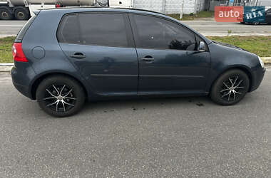 Хетчбек Volkswagen Golf 2005 в Ірпені