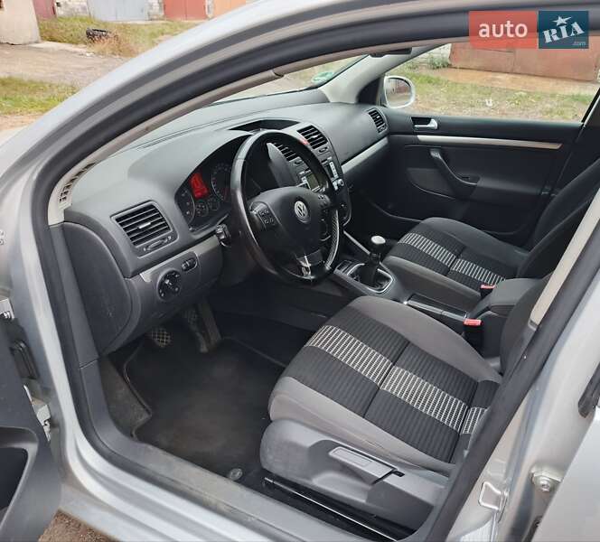 Хетчбек Volkswagen Golf 2007 в Чернігові