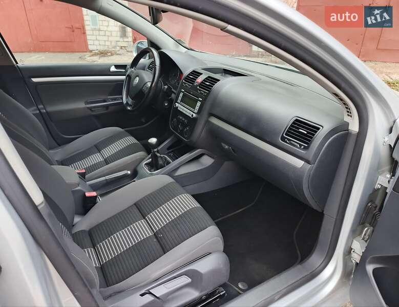 Хетчбек Volkswagen Golf 2007 в Чернігові