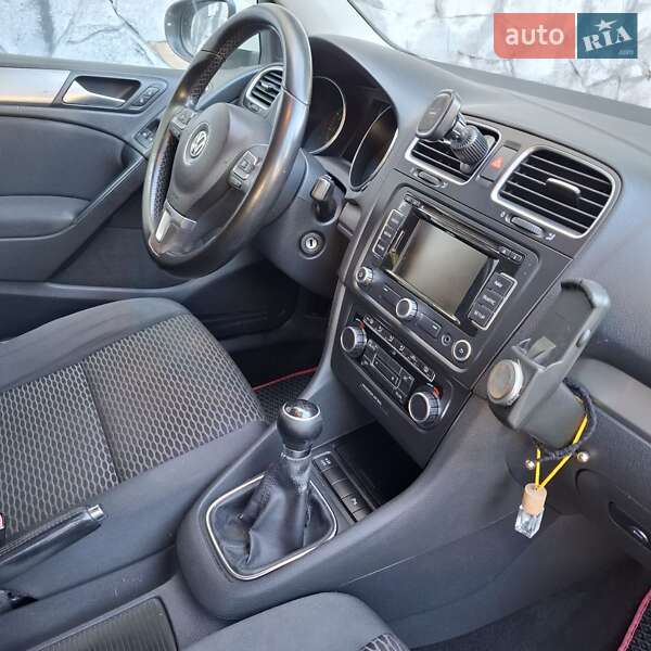 Хэтчбек Volkswagen Golf 2009 в Львове