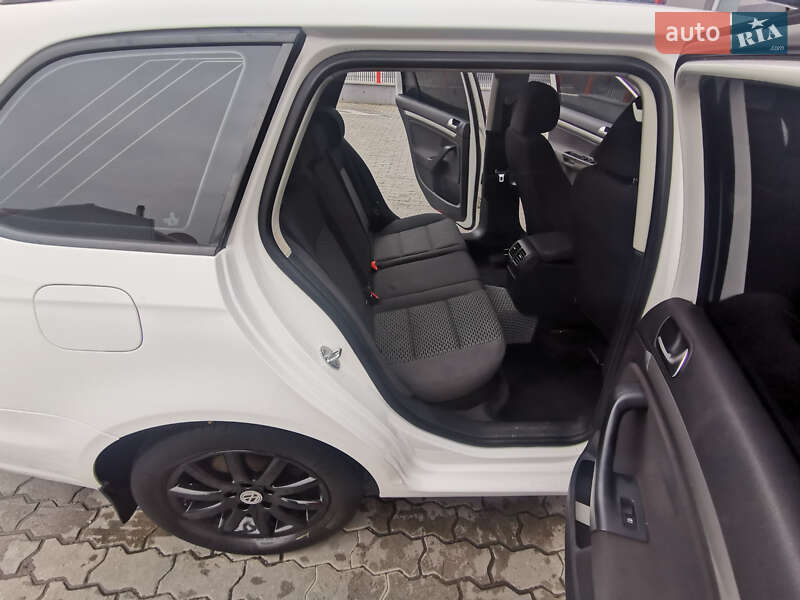 Універсал Volkswagen Golf 2012 в Львові