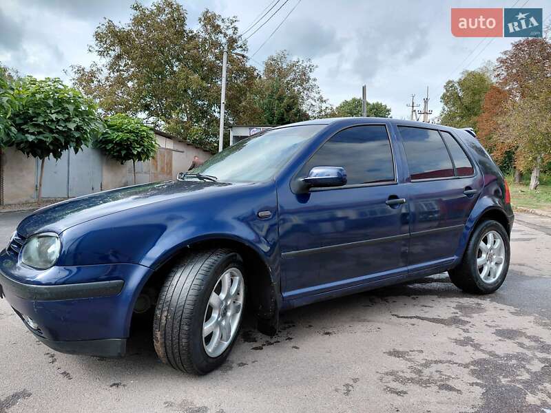 Хэтчбек Volkswagen Golf 2002 в Сокирянах