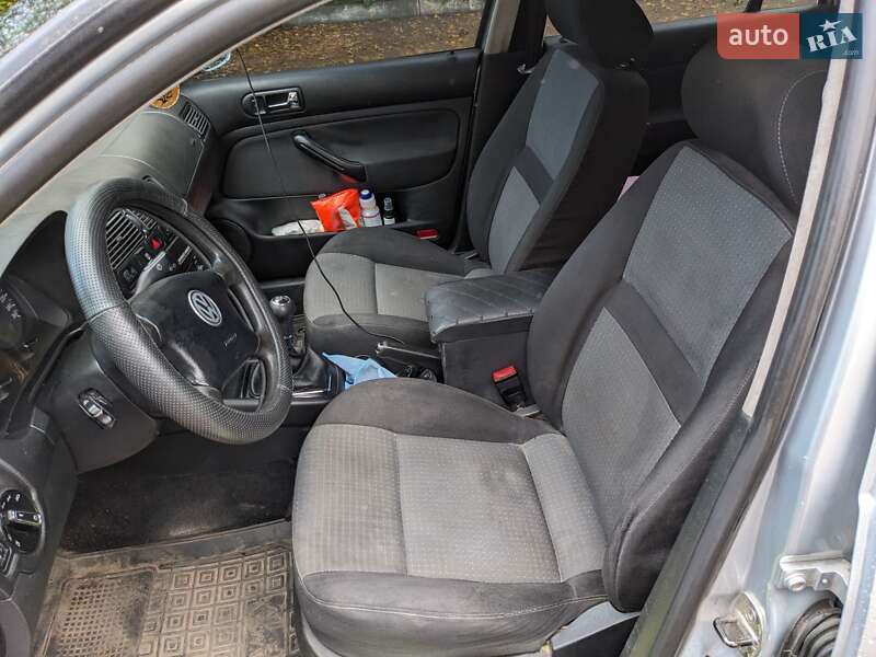 Універсал Volkswagen Golf 2003 в Глухові