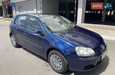Хэтчбек Volkswagen Golf 2005 в Киеве