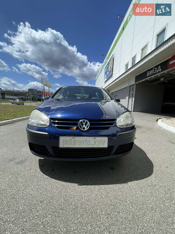 Хетчбек Volkswagen Golf 2005 в Києві