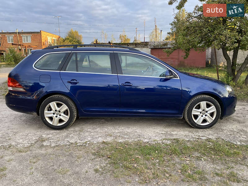 Универсал Volkswagen Golf 2009 в Ровно