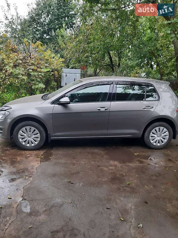 Хетчбек Volkswagen Golf 2013 в Чуднові