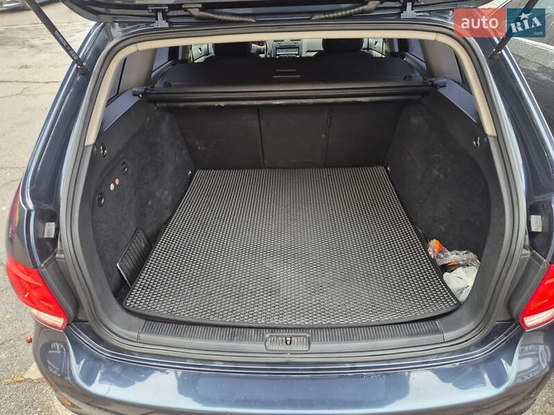 Універсал Volkswagen Golf 2008 в Києві