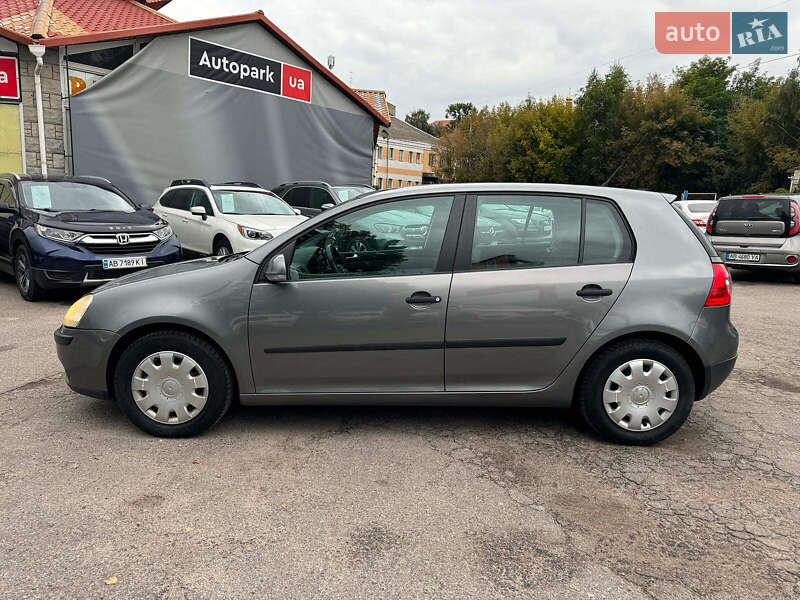 Хетчбек Volkswagen Golf 2005 в Вінниці