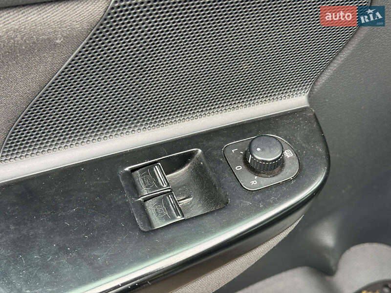 Хетчбек Volkswagen Golf 2005 в Вінниці