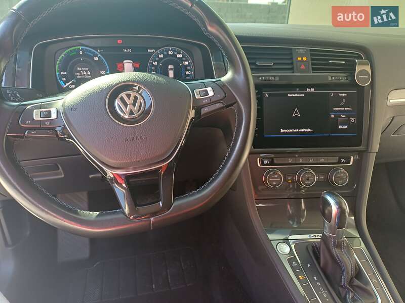 Хетчбек Volkswagen Golf 2018 в Ужгороді