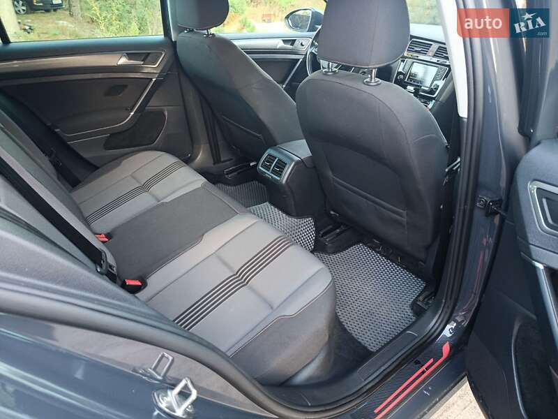 Універсал Volkswagen Golf 2016 в Києві