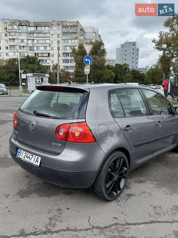 Хетчбек Volkswagen Golf 2006 в Києві