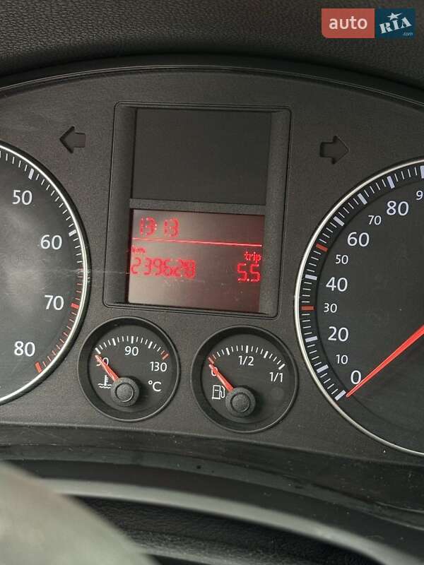 Хетчбек Volkswagen Golf 2006 в Києві