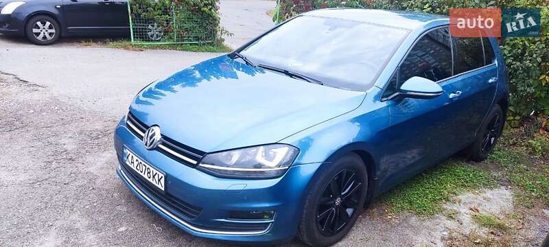 Хэтчбек Volkswagen Golf 2013 в Киеве