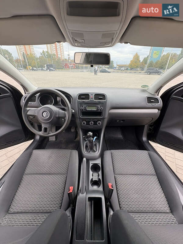 Хетчбек Volkswagen Golf 2010 в Харкові