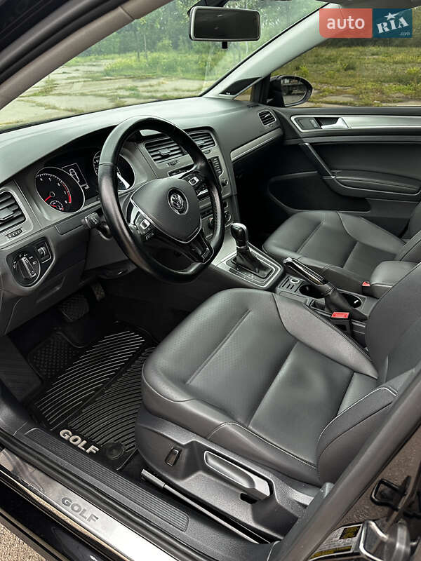 Хетчбек Volkswagen Golf 2014 в Черкасах