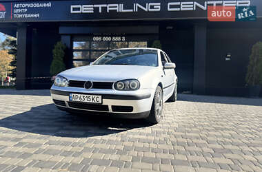 Хэтчбек Volkswagen Golf 1998 в Запорожье
