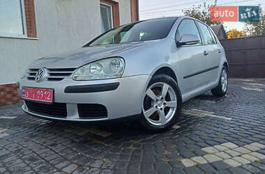 Хэтчбек Volkswagen Golf 2005 в Прилуках