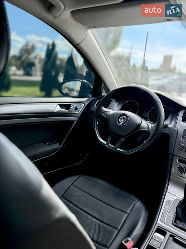Универсал Volkswagen Golf 2013 в Харькове