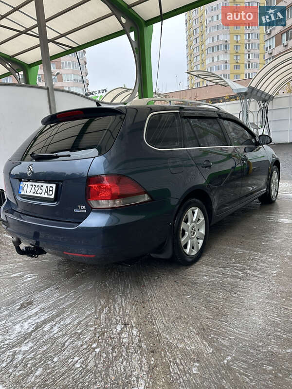 Универсал Volkswagen Golf 2010 в Броварах