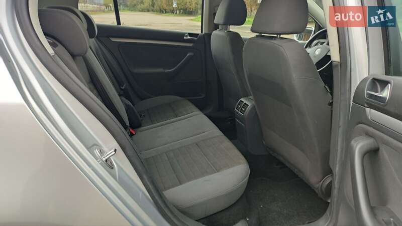 Хэтчбек Volkswagen Golf 2007 в Луцке