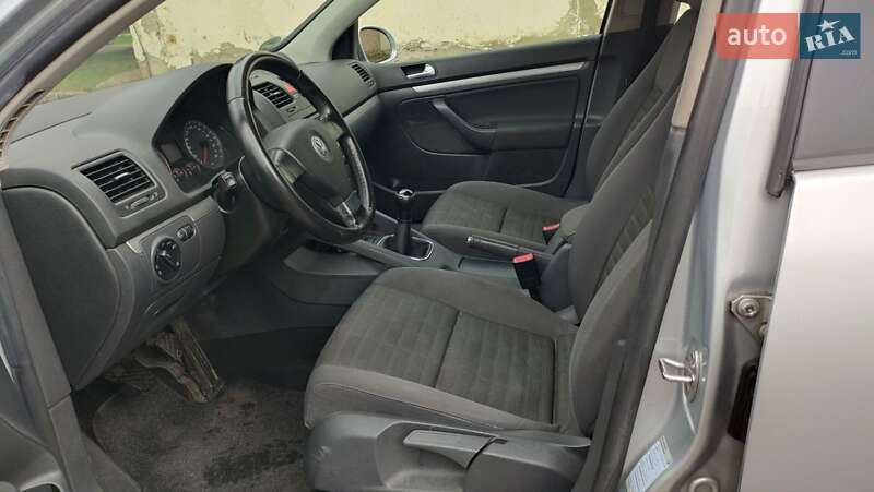 Хэтчбек Volkswagen Golf 2007 в Луцке