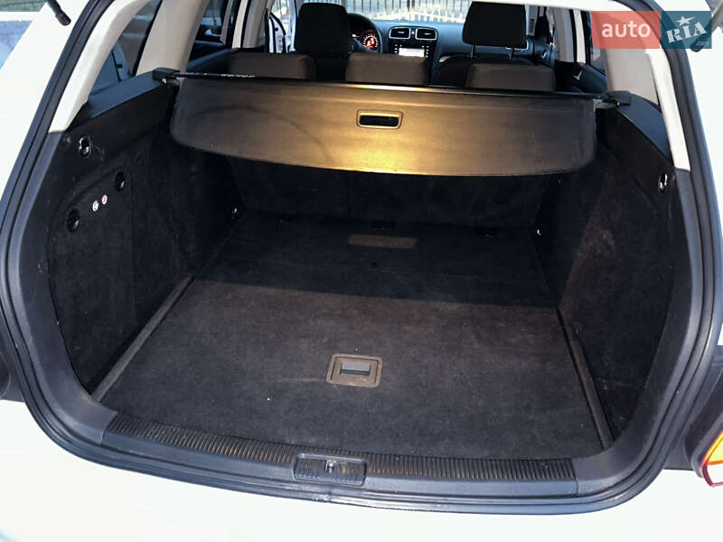 Універсал Volkswagen Golf 2010 в Чернігові