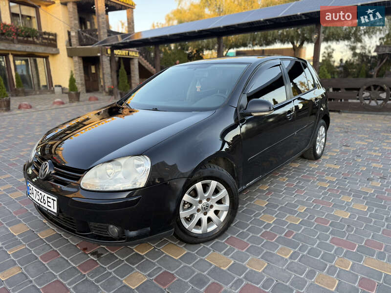 Хэтчбек Volkswagen Golf 2005 в Тернополе