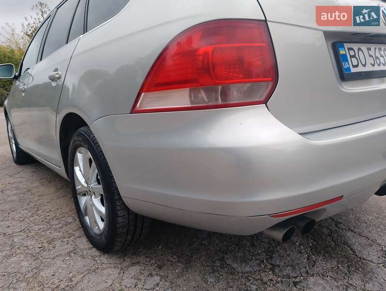 Універсал Volkswagen Golf 2009 в Тернополі