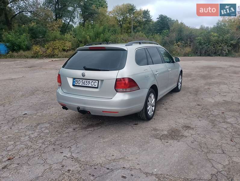 Універсал Volkswagen Golf 2009 в Тернополі