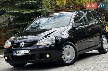 Хэтчбек Volkswagen Golf 2004 в Дрогобыче
