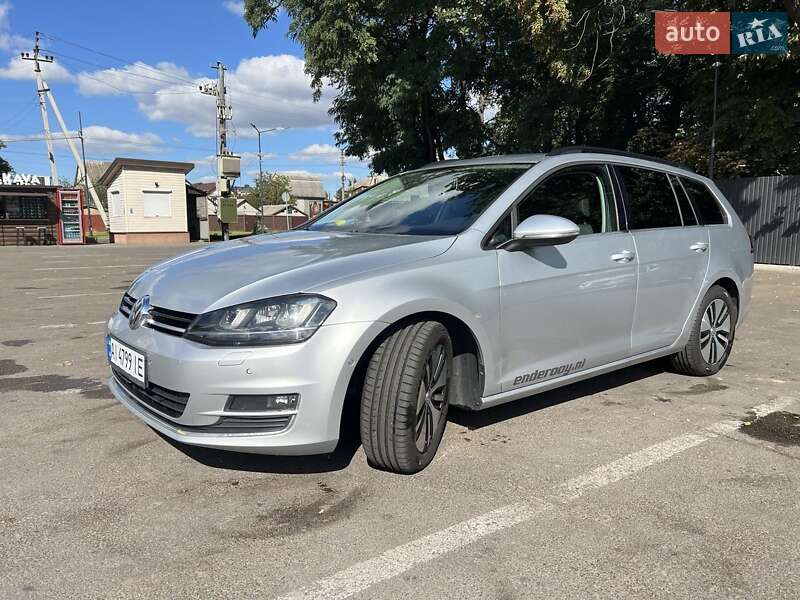Универсал Volkswagen Golf 2013 в Киеве