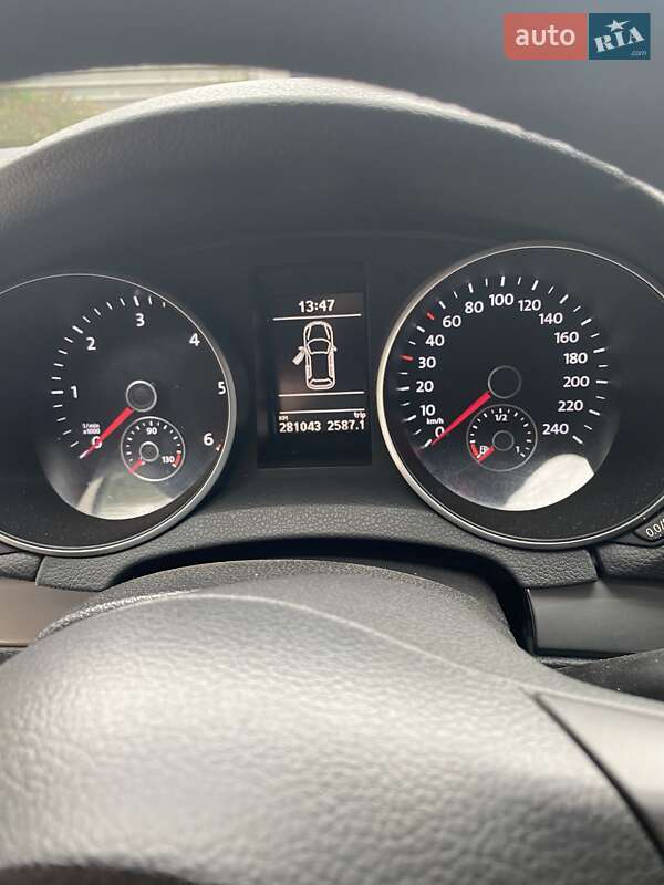 Універсал Volkswagen Golf 2012 в Тернополі