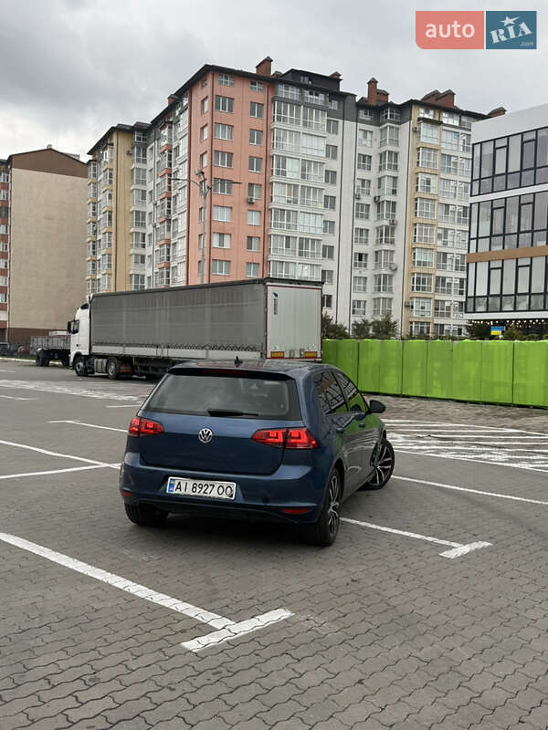 Хэтчбек Volkswagen Golf 2015 в Ивано-Франковске